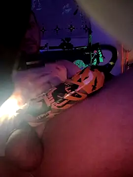 Snapshot of Ajhustler1@xh chatting on October 8, 2025, 6:38 pm Ajhustler1xh online show from October 8, 2025, 6:38 pm