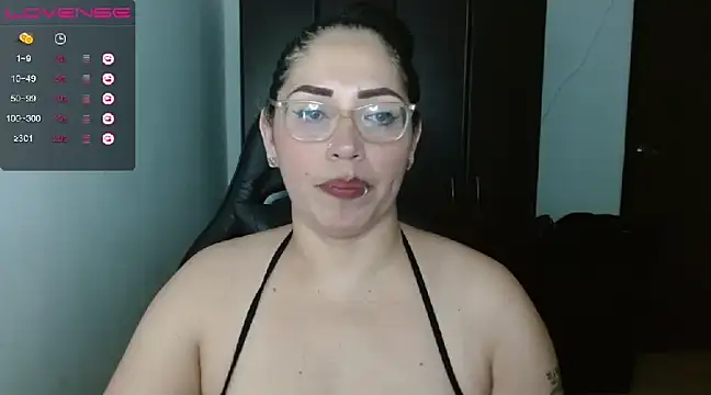 Snapshot of natashasmithe chatting on December 13, 2024, 8:41 am natashasmithe online show from December 13, 2024, 8:41 am