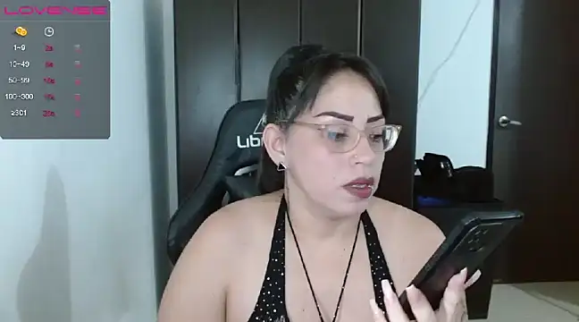 Snapshot of natashasmithe chatting on February 3, 2025, 1:19 am natashasmithe online show from February 3, 2025, 1:19 am