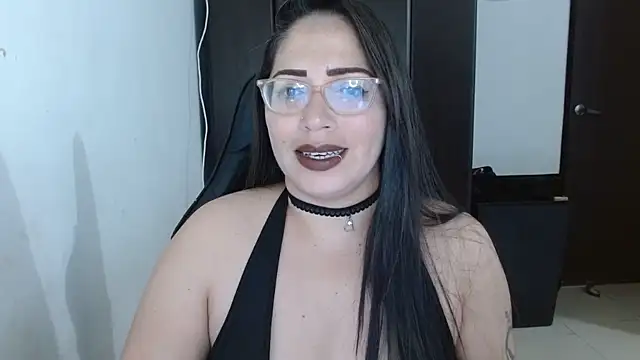 natashasmithe online show from November 9, 2025, 8:29 pm