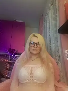 Snapshot of Angeldevilus chatting on February 10, 2025, 11:13 pm Angeldevilus online show from February 10, 2025, 11:13 pm
