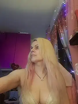 Snapshot of Angeldevilus chatting on February 27, 2025, 5:26 pm Angeldevilus online show from February 27, 2025, 5:26 pm