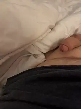 Snapshot of Micversa@xh chatting on February 9, 2025, 10:43 pm Micversaxh online show from February 9, 2025, 10:43 pm