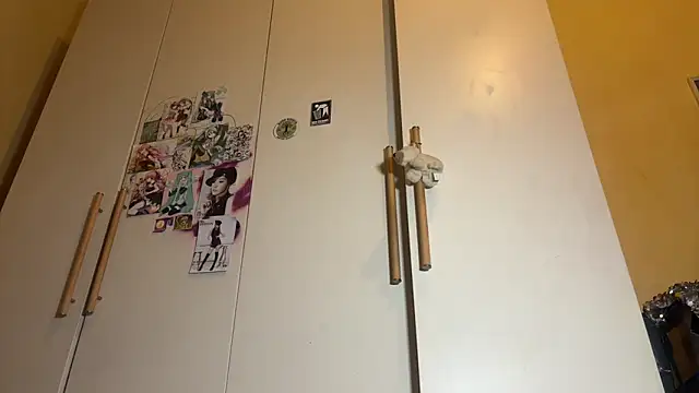 Monicbabe online show from October 7, 2025, 3:53 pm