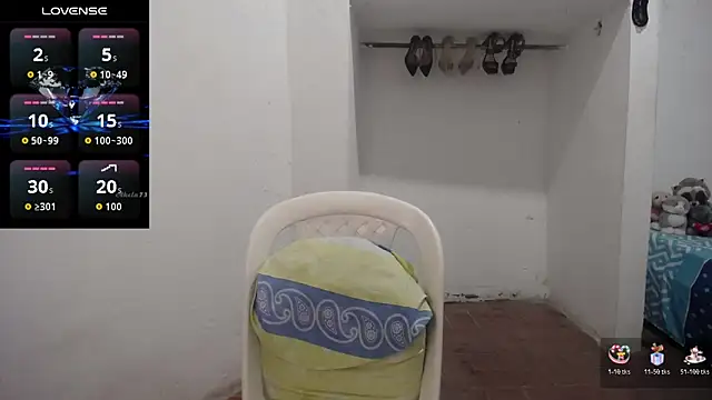 foxysweet09 online show from March 3, 2026, 3:56 am