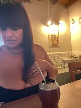 Sensualmente333 online show from May 19, 2026, 11:49 am