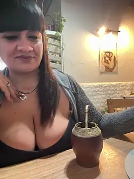 Snapshot of Sensualmente333 chatting on June 9, 2026, 12:28 pm Sensualmente333 online show from June 9, 2026, 12:28 pm