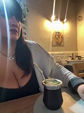 Snapshot of Sensualmente333 chatting on July 6, 2026, 12:24 pm Sensualmente333 online show from July 6, 2026, 12:24 pm
