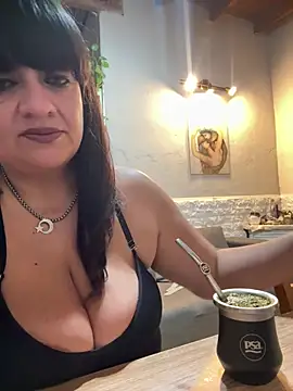 Snapshot of Sensualmente333 chatting on July 16, 2026, 11:49 am Sensualmente333 online show from July 16, 2026, 11:49 am