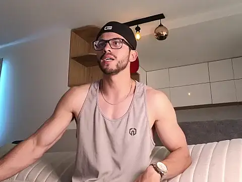 Snapshot of Phantom_Bigger1 chatting on January 6, 2026, 8:12 pm Phantom Bigger1 online show from January 6, 2026, 8:12 pm