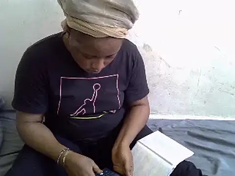 Crystal  Gee online show from January 30, 2025, 8:01 am