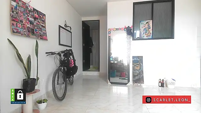 Scarletleon77 online show from October 28, 2025, 1:14 pm