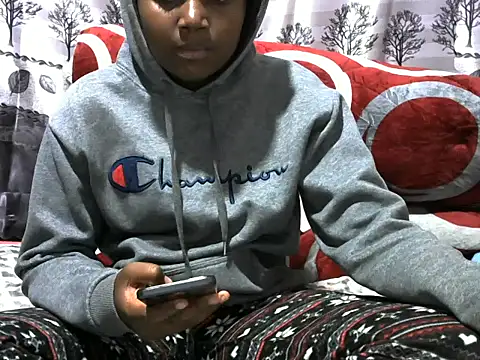 Snapshot of Sweet_kelsiey chatting on October 15, 2025, 12:11 am Sweet kelsiey online show from October 15, 2025, 12:11 am