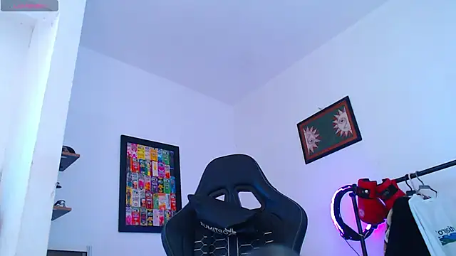 yosoy enzo2020 online show from February 10, 2026, 1:04 pm