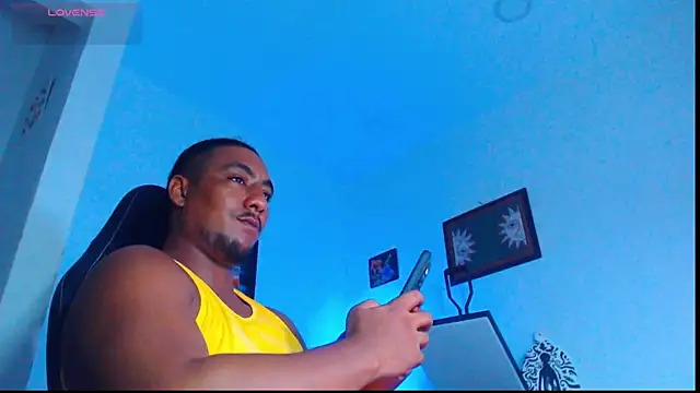 Snapshot of yosoy_enzo2020 chatting on May 2, 2026, 3:33 am yosoy enzo2020 online show from May 2, 2026, 3:33 am