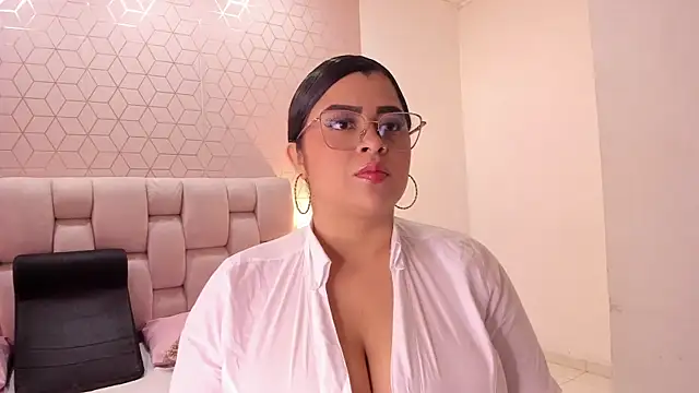 Emilyboobss online show from February 10, 2025, 3:35 am