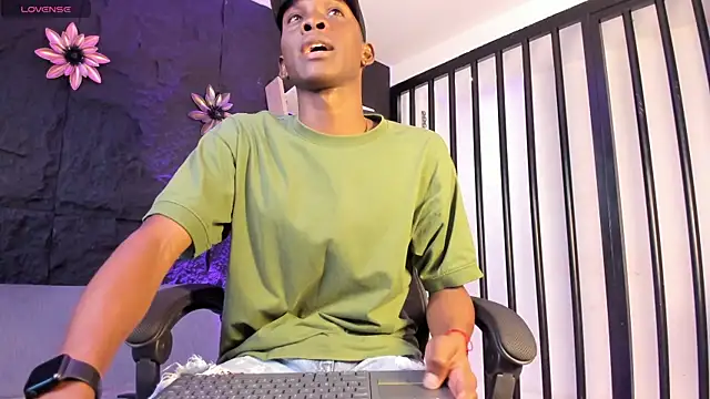 JacksonMuller  online show from December 1, 2025, 12:21 pm