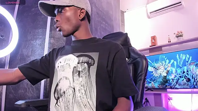 JacksonMuller  online show from December 3, 2025, 1:53 pm