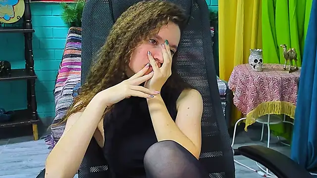 Miss Barbara  online show from January 21, 2025, 3:32 pm