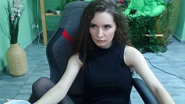 Miss Barbara  online show from February 4, 2025, 10:13 pm