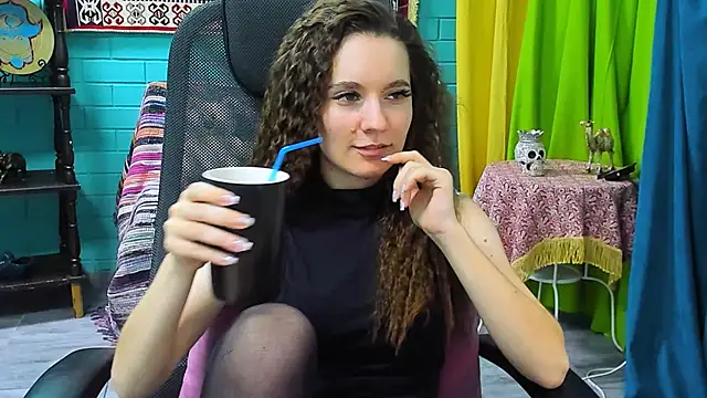 Miss Barbara  online show from February 7, 2025, 1:53 pm
