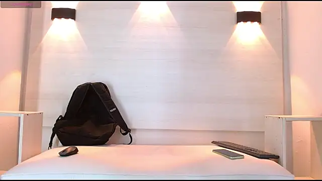 jeic 18 online show from October 8, 2025, 4:04 pm