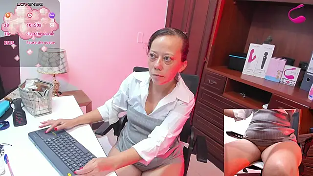 Nicolet Ryan online show from March 21, 2025, 11:55 am
