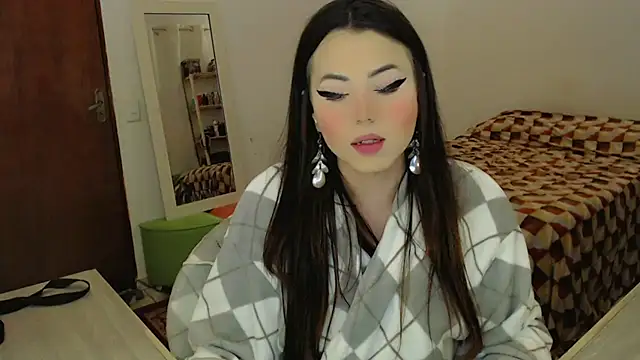 Sophie Fantasys online show from June 26, 2026, 4:06 am