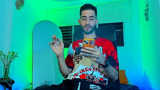 Snapshot of Your__hero1 chatting on October 5, 2025, 12:42 am Your hero1 online show from October 5, 2025, 12:42 am