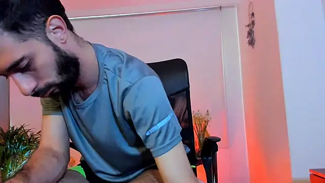 Snapshot of Your__hero1 chatting on October 25, 2025, 12:56 pm Your hero1 online show from October 25, 2025, 12:56 pm