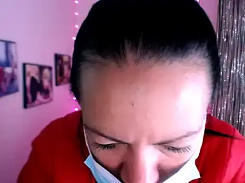 Snapshot of Cristal_w chatting on December 10, 2024, 2:39 pm Cristal w online show from December 10, 2024, 2:39 pm