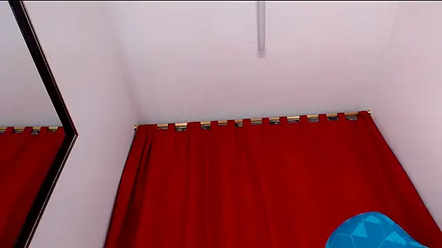 Snapshot of Lila_Pinky chatting on January 5, 2025, 8:31 pm Lila Pinky online show from January 5, 2025, 8:31 pm