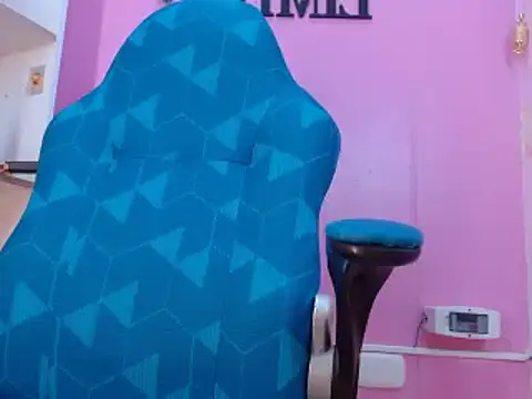 Snapshot of Lila_Pinky chatting on January 24, 2025, 8:00 pm Lila Pinky online show from January 24, 2025, 8:00 pm