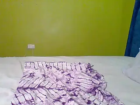 QueenMelisa online show from November 22, 2025, 8:46 am