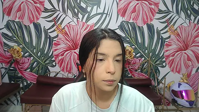 Small naughty  online show from May 4, 2026, 1:07 pm