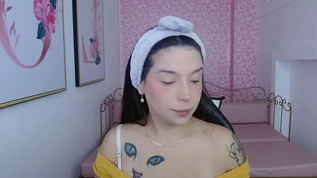 Snapshot of Small_naughty_ chatting on May 14, 2026, 1:07 pm Small naughty online show from May 14, 2026, 1:07 pm