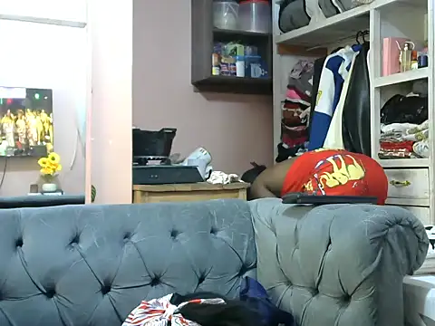 slender-qwene online show from June 21, 2026, 6:27 am