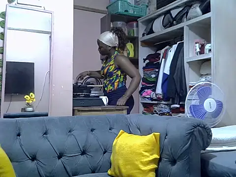 Snapshot of slender-qwene chatting on July 28, 2026, 3:32 pm slender-qwene online show from July 28, 2026, 3:32 pm