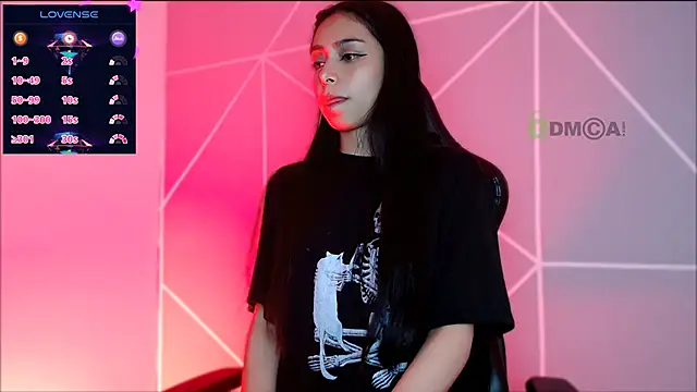 Snapshot of lilylouisee chatting on October 27, 2025, 12:53 pm lilylouisee online show from October 27, 2025, 12:53 pm