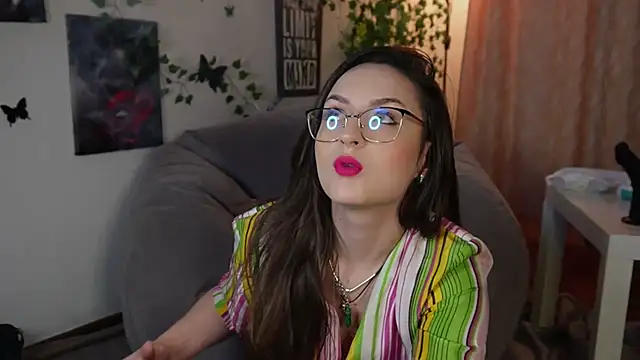 Snapshot of NaughtYHomemadE chatting on January 12, 2025, 6:27 pm NaughtYHomemadE online show from January 12, 2025, 6:27 pm