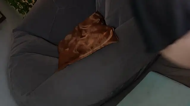 Snapshot of NaughtYHomemadE chatting on January 19, 2025, 4:25 pm NaughtYHomemadE online show from January 19, 2025, 4:25 pm