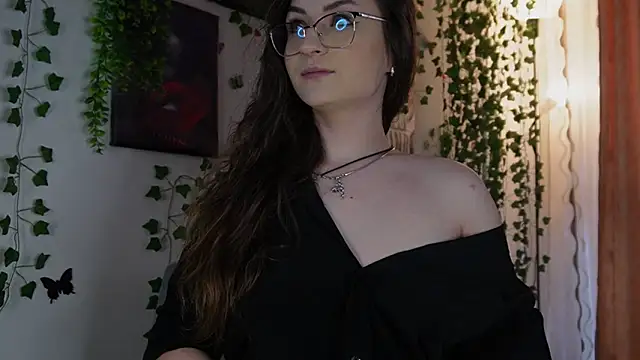 Snapshot of NaughtYHomemadE chatting on February 4, 2025, 12:22 pm NaughtYHomemadE online show from February 4, 2025, 12:22 pm