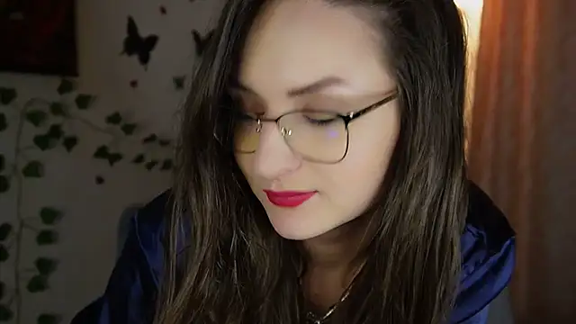 Snapshot of NaughtYHomemadE chatting on February 6, 2025, 5:09 pm NaughtYHomemadE online show from February 6, 2025, 5:09 pm