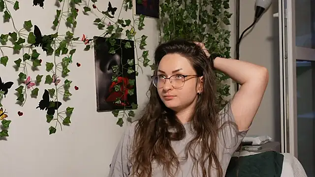 Snapshot of NaughtYHomemadE chatting on September 12, 2025, 2:17 pm NaughtYHomemadE online show from September 12, 2025, 2:17 pm