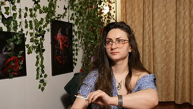 Snapshot of NaughtYHomemadE chatting on October 25, 2025, 5:19 pm NaughtYHomemadE online show from October 25, 2025, 5:19 pm