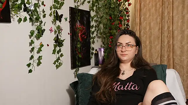 NaughtYHomemadE online show from December 1, 2025, 5:29 pm