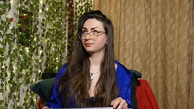 NaughtYHomemadE online show from May 3, 2026, 6:25 pm