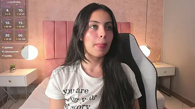 Snapshot of magic_fernanda chatting on February 26, 2025, 1:00 am magic fernanda online show from February 26, 2025, 1:00 am