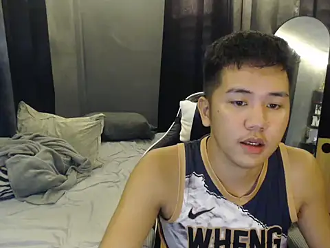 xgregor07 online show from October 17, 2025, 4:42 pm