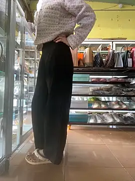 Snapshot of Rosa_998 chatting on December 2, 2024, 1:47 am Rosa 998 online show from December 2, 2024, 1:47 am